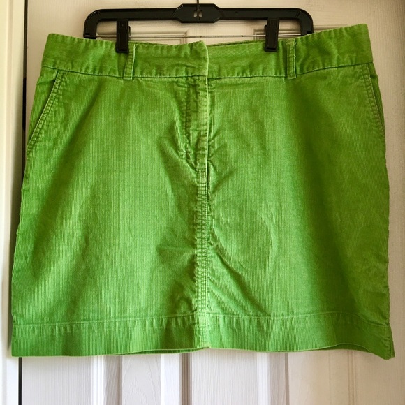 Vibrant lime colored Vineyard Vines skirt! - Picture 7 of 7
